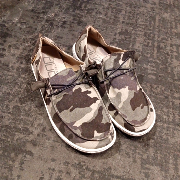 Hey Dude Wendy Womens Size 7 Green Camo Slip On Casual Loafer Shoes - Picture 1 of 5